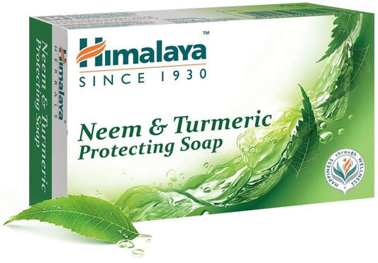 HIMALAYA Neem & Kurkuma schützende Seife, 75 g, mit natürlichen Inhaltsstoffen für gesunde Haut, zeigt die Seifenstück und Verpackung