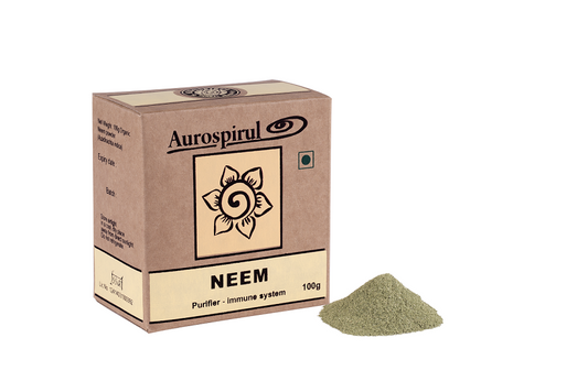 Neem-Pulver von AUROSPIRUL in 100 g Packung, feines grünes Pulver mit natürlichen Neem-Blättern, ideal für Haut und Garten.