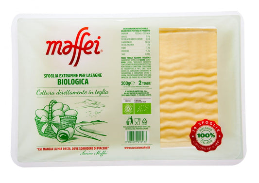 Frische Bio-Lasagne-Nudeln von PASTAIOMAFFEI, 200 g, unverzichtbar für hausgemachte Lasagne, auf weißem Hintergrund.