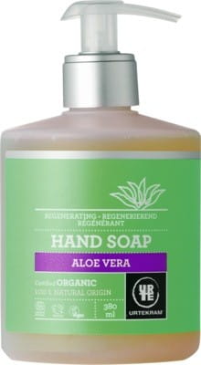 Bio Aloe Vera Seife von URTEKRAM in 380 ml Flasche, zeigt die grüne Aloe Vera Pflanze und die seifenartige Textur.