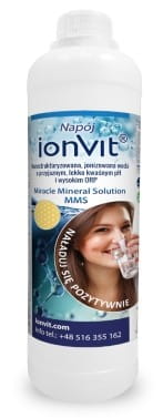 Flasche mit 1000 ml IONVIT Getränk mit positiven Ionen, klarer Inhalt, braune Flasche, ideal für Elektrolyt- und Mineralstoffzufuhr.