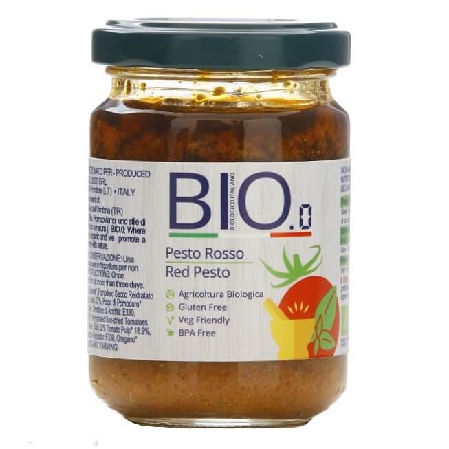 Glutenfreies rotes Pesto GESTAL, 130g, mit frischen Kräutern und Tomaten, in einem Glasbehälter.