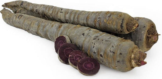 Große Packung frischer Bio-Schwarze Karotten von BIO PLANET, ca. 5 kg, polnische Bio-Qualität, naturbelassen und knackig.
