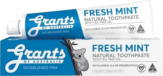 Natürliche, erfrischende Fluoridfreie Zahnpasta mit Minzgeschmack von GRANTS OF AUSTRALIA, in einer auf der Verpackung.