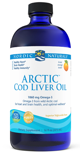 NORDIC NATURALS Arktischer Lebertran in oranger Flasche, 473 ml, Flasche mit orangefarbiger Beschriftung, Nahaufnahme