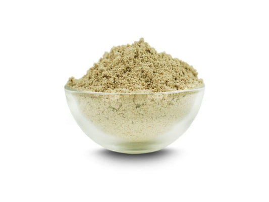 Gemahlener Kardamom von VIVIO in 30g Packung, fein gemahlenes Gewürz für aromatische Gerichte, Nahaufnahme des Gewürzes