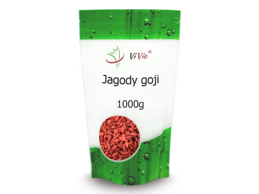 Getrocknete Goji-Beeren von VIVIO in 1000g Packung, frische und getrocknete rote Beeren auf einem weißen Hintergrund