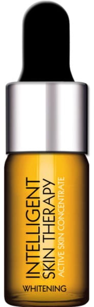 Helleres Gesicht mit dem 10ml IST BEAUTY FACE Aufhellungsserum, Flasche mit klarer Flüssigkeit, auf weißem Hintergrund.